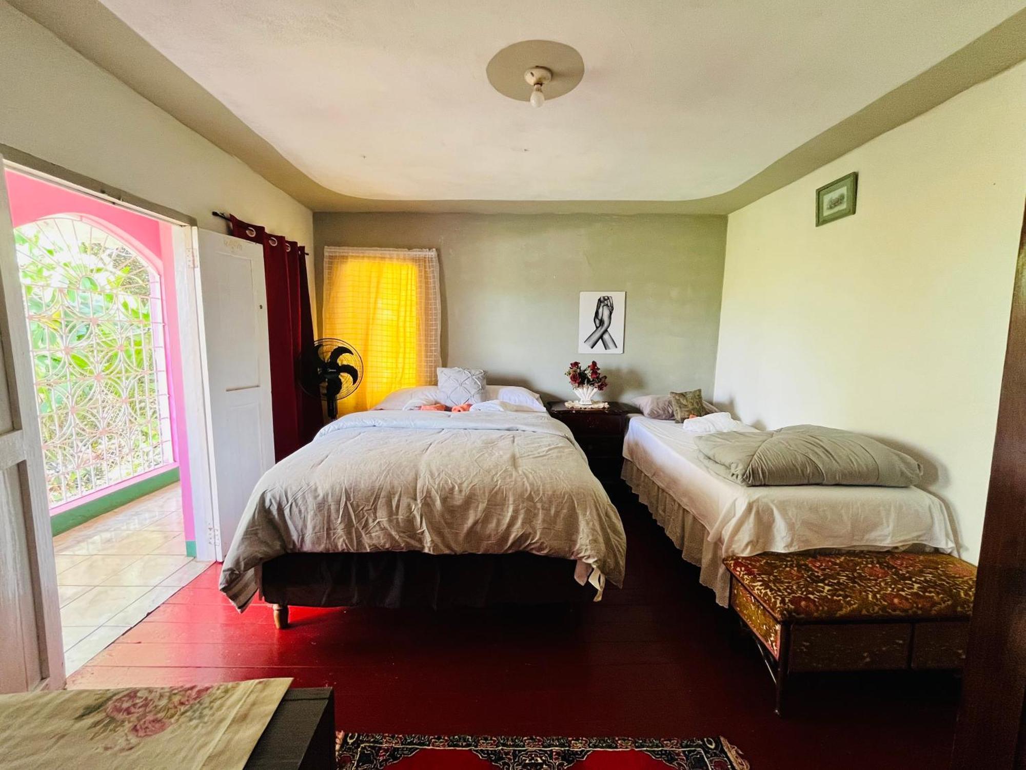 Nine Miles Cultural Hangouts&Tours Stepney Extérieur photo