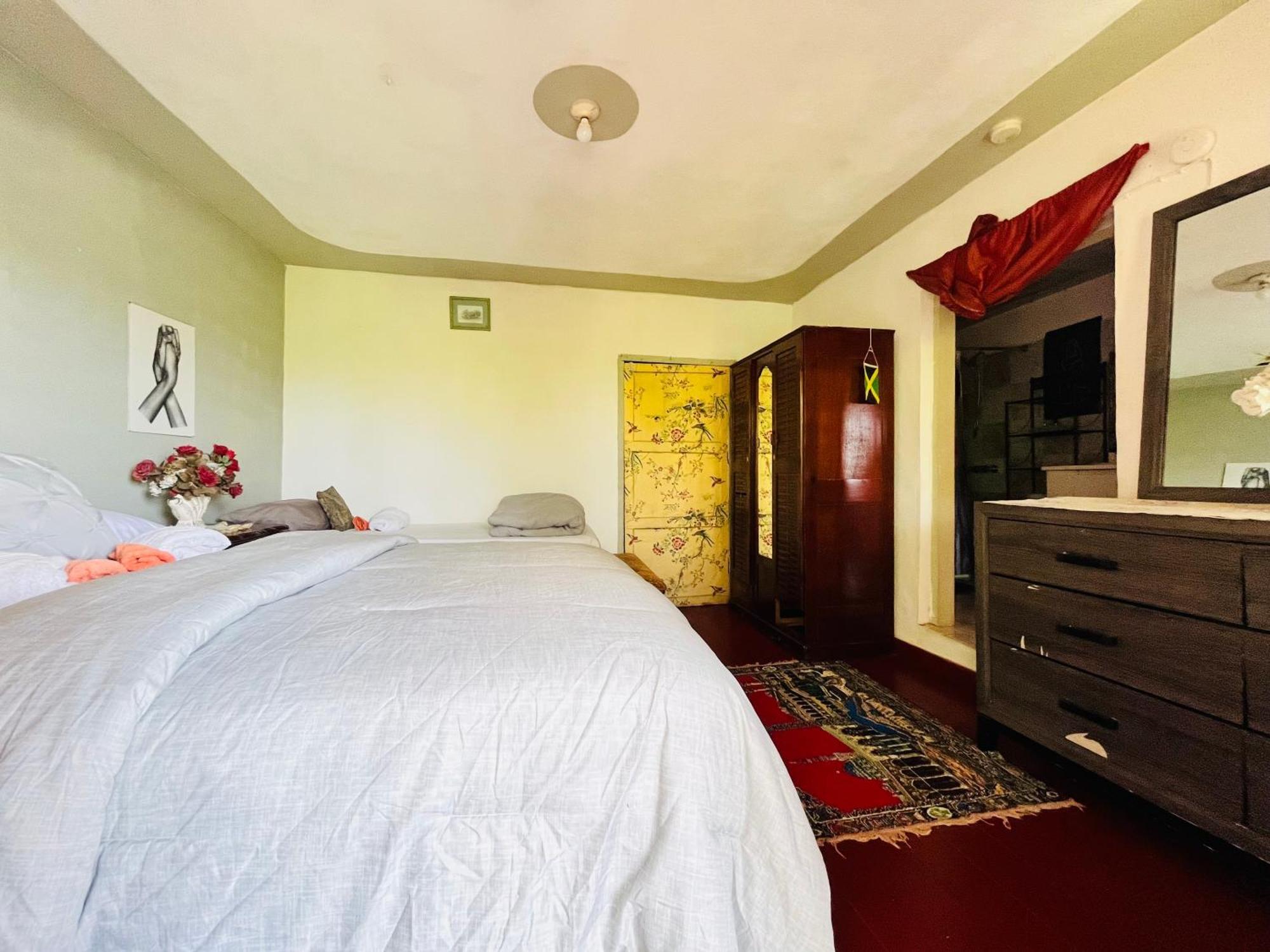 Nine Miles Cultural Hangouts&Tours Stepney Extérieur photo