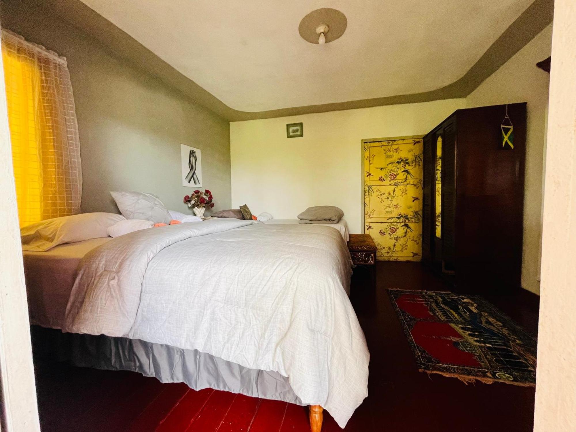 Nine Miles Cultural Hangouts&Tours Stepney Extérieur photo